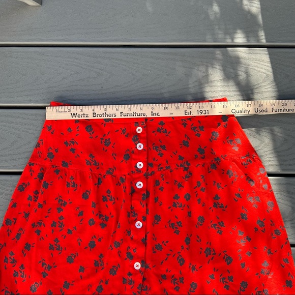 LEON & HARPER Button Front Floral Print Red Mini Skirt A Line Size Small - Picture 6 of 8